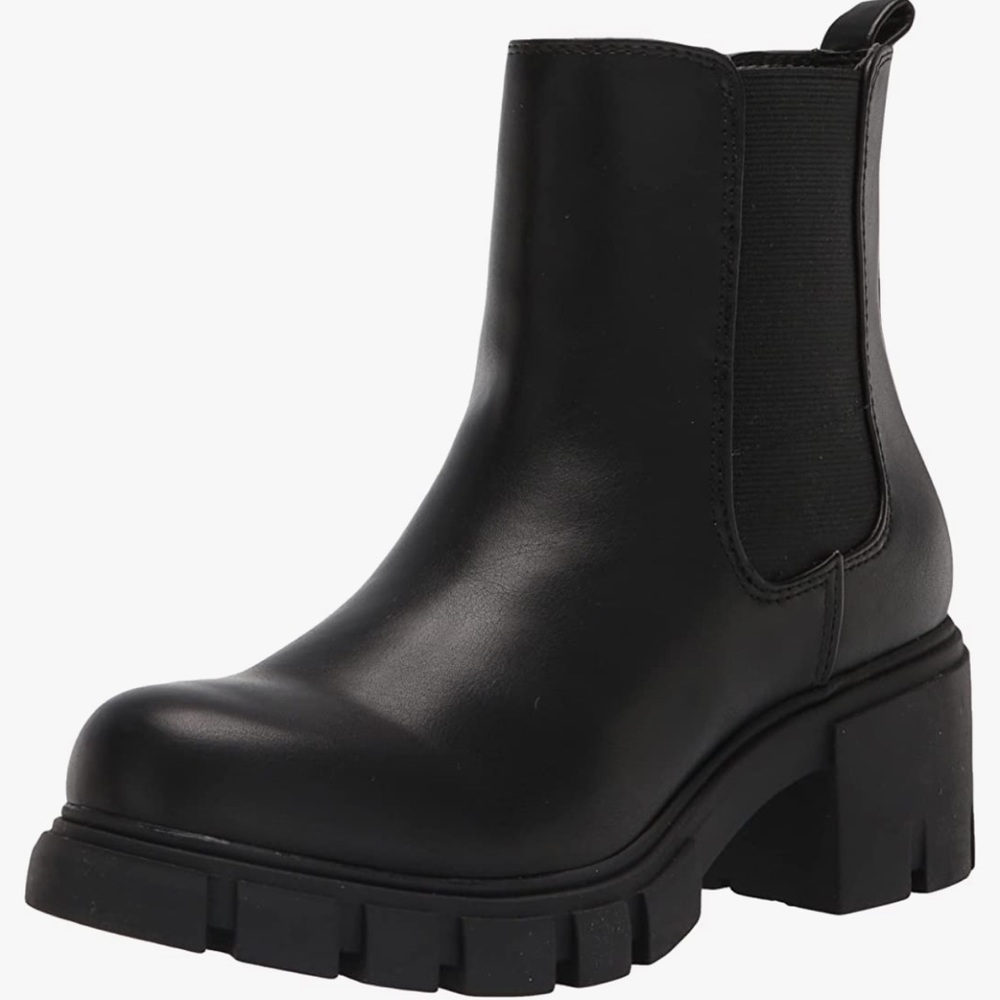 Madden Girl Women's Tessa Chelsea Boot size 6.5